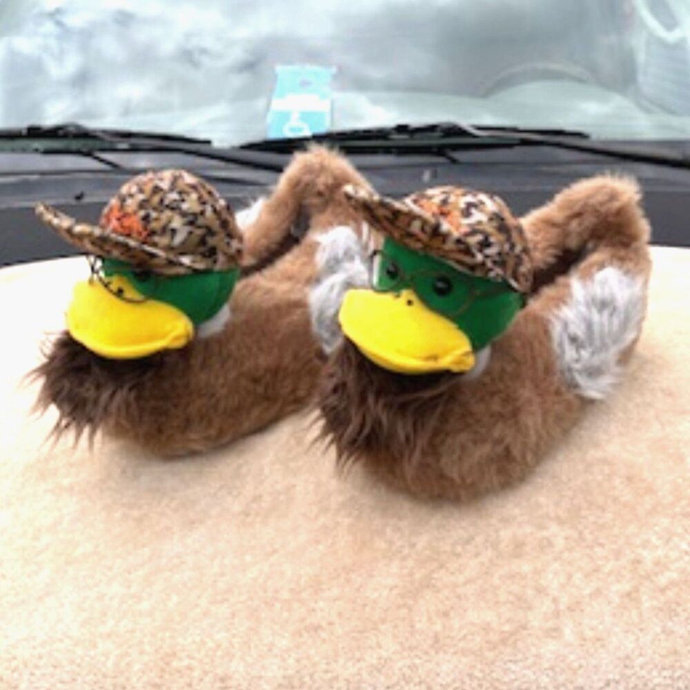 Size: 10 - 11 Duck Dynasty Shoe Slippers ........ One Size Fits Most New w/ Tags